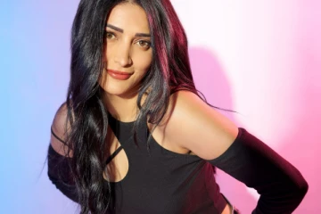 ஸ்ருதிஹாசன் ட்ரெண்டி போட்டோஷூட்