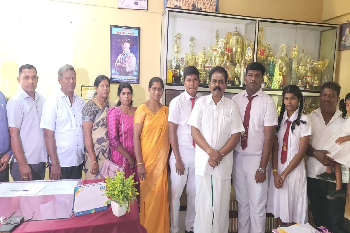 கிளிநொச்சிக்கு பெருமை தேடிகொடுத்த மாணவர்களை நேரில் சென்று வாழ்த்திய சிறீதரன் எம்.பி | Mp Sritharan Congratulates Kilinochchi Students