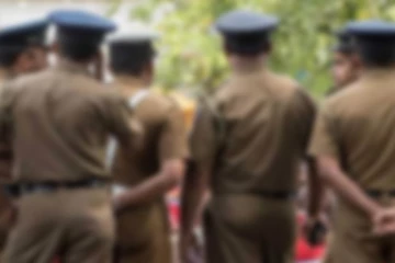 අත්අඩංගුවට ගත් පොලිස් නිලධාරීන් සිව්දෙනාට ඇප