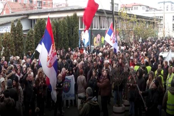 செர்பியாவில் நடந்த பெரும் போராட்டம்.. மாணவர்களின் கல்வித் தகுதி ரத்து | Serbia Campus Row Deepens Protest