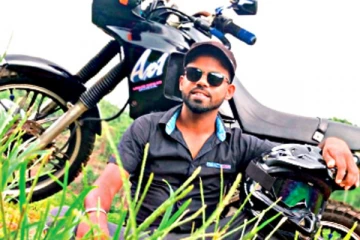 தாயையும் குழந்தைகளையும் காப்பாற்ற தன் உயிரை கொடுத்த இளைஞன்