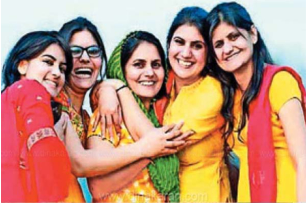 5 பெண்களை பெற்றால் ஆண்டியா? பொய்யாக்கிய சகோதரரிகள்: புகைப்படத்திற்கு குவியும் லைக்ஸ் | 5 Woman Success In Government Exam