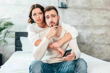 இலங்கையில் கட்டிப்பிடிப்பவர்களுக்கு ஓர் அதிர்ச்சி எச்சரிக்கை!