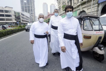 இலங்கையில் அருட்தந்தை ஒருவருக்கு ஏற்பட்ட நெருக்கடி நிலை