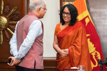 ශ්‍රී ලංකාවේ ඉන්දීය මහ කොමසාරිස් සහ අගමැතිනිය අතර හමුවක්