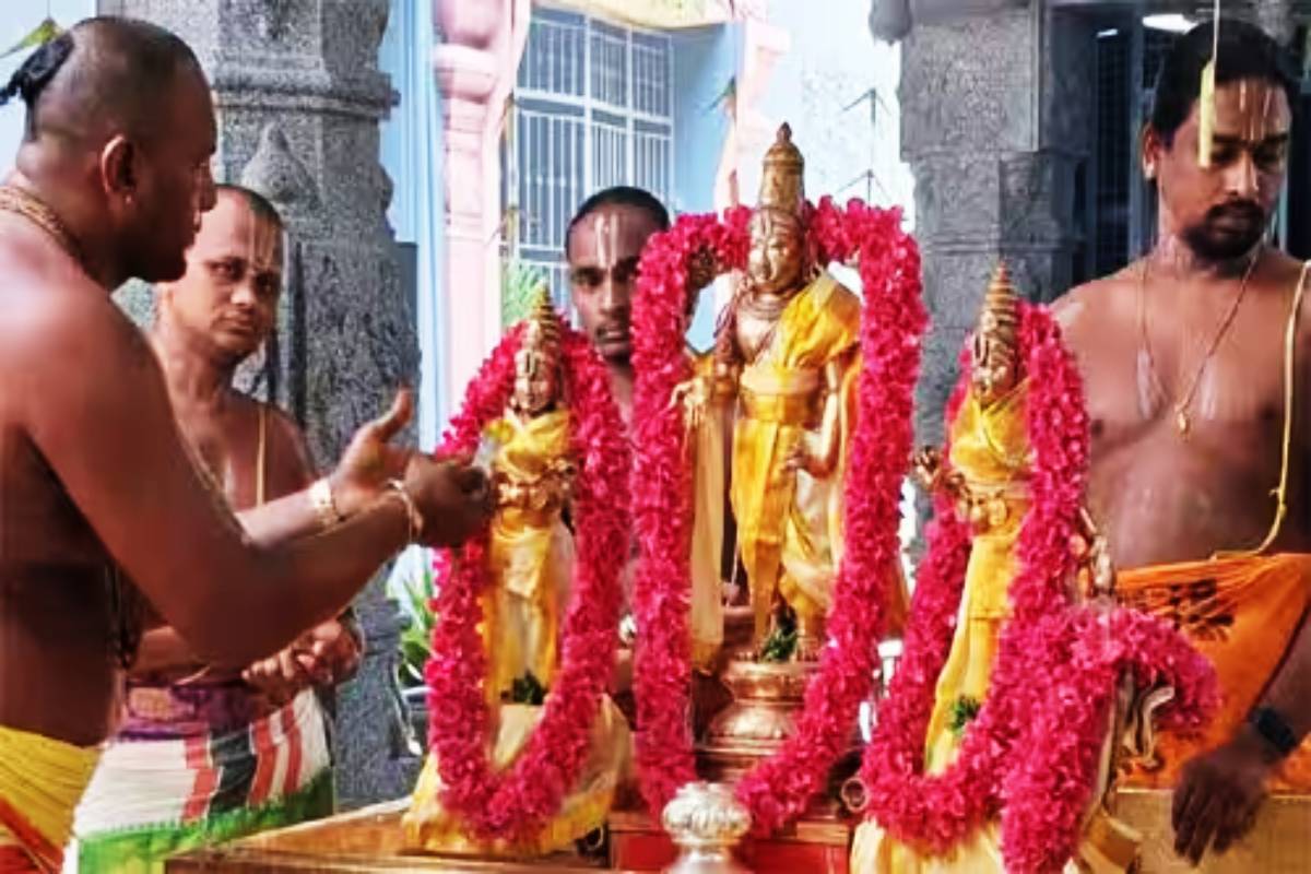 சபரிமலை ஐயப்பன் கோயிலின் மாயமான தங்கக் கிரீடம் - தீவிர விசாரணை ஆரம்பம் | A 55 72 Gold Crown Is Missing From The Sabarimala