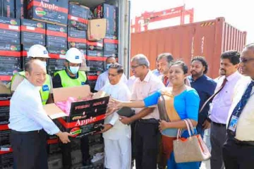 தெஹிவளை மிருகக்காட்சி சாலையிலுள்ள மிருகங்களுக்கு சீனா ஆப்பில்