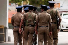 பூநகரியில் கோரம் -பட்டப்பகலில் குடும்ப பெண் வெட்டிக் கொலை