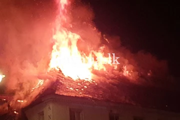 කොලොන්නාවේ හෝටලයක ගින්නක්.- අරක්කැමියා රෝහලට.