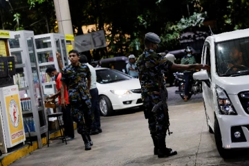 நெருக்கடியில் சிக்கித் தவிக்கும் இலங்கை! இராஜாங்க அமைச்சர்களுக்கு 300 லீட்டர் எரிபொருள்