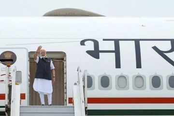 2 நாள் பயணமாக பிரான்ஸ் நாட்டுக்கு புறப்பட்டு சென்றார் பிரதமர் நரேந்திர மோடி..!