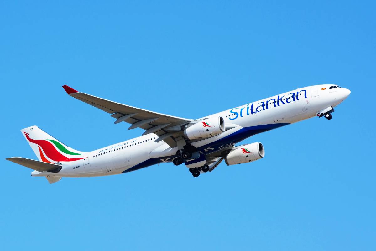 மீண்டும் சேவையை ஆரம்பித்த சிறிலங்கன் ஏர்லைன்ஸ் நிறுவனம்...! | Srilankan Airlines Resumes Middle East Flights
