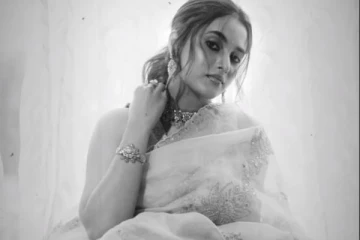 நடிகை பிரியங்கா அருள் மோகனின் லேட்டஸ்ட் க்யூட் புகைப்படங்கள்..