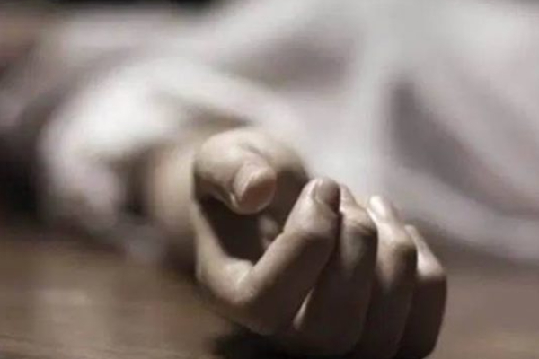 யாழில் மாடியில் இருந்து தவறி விழுந்து குடும்பஸ்தர் பலி! | Man Dies After Falling From Roof In Jaffna யாழில் மாடியில் இருந்து தவறி விழுந்து குடும்பஸ்தர் பலி! | Man Dies After Falling From Roof In Jaffna