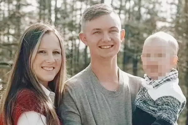 தன் வகுப்பில் படித்த மாணவரை திருமணம் செய்த டீச்சர் - பரபரப்பை ஏற்படுத்திய சம்பவம் | World Teacher Married Student Incident