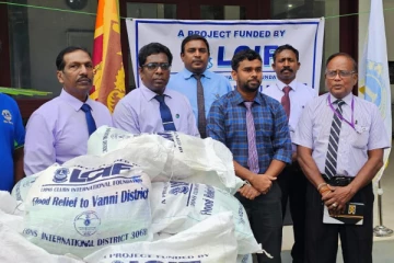 வட மாகாண ஆளுநர் அலுவலகத்தில் கையளிக்கப்பட்ட உலருணவுப் பொதிகள்