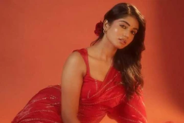 பிக்பாஸ் சீசன் 9 போட்டியாளர் வியானாவின் ரீசெண்ட் சேரி போட்டோஷூட்..