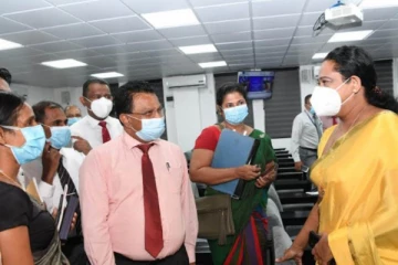 கோவிட் - 19 தொற்றால் பாதிக்கப்பட்ட சுகாதார அமைச்சர் மீண்டும் கடமைக்கு திரும்பினார்!