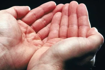 உறங்கி எழுந்ததும் உள்ளங்கையைப் பார்த்தால் என்ன நடக்கும்