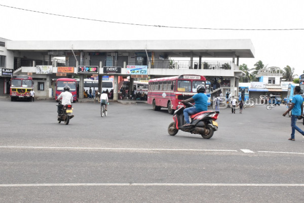 மன்னாரில் கடையடைப்பு: மக்களின் இயல்பு நிலை வழமைபோல் | Shop Closure Protest In Mannar
