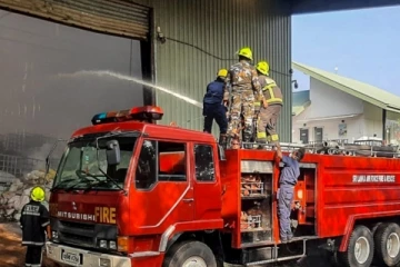 கொழும்பிலுள்ள ஆடைத் தொழிற்சாலையில் பயங்கர தீப்பரவல்