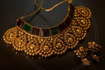 வார முதல் நாளில் தங்கம் விலை உயர்வா? இன்றைய நிலவரம்!