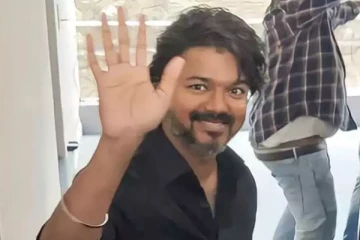 ரசிகர்களுடன் பிறந்தநாளை கொண்டாடிய விஜய்.. இதுவரை பலரும் பார்த்திராத அன்ஸீன் வீடியோ