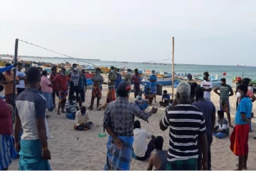 திருகோணமலையில் கடலுக்கு சென்ற மீனவர்களை தேடும் பணி தீவிரம்