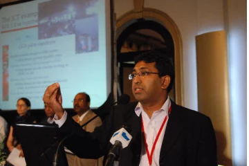 அரசாங்கத்தை வீட்டுக்கு அனுப்ப மக்கள் காத்திருக்கின்றனர் - ஹர்ச டி சில்வா