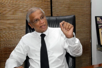 சட்டம் படித்தவர் என்பதால் மட்டும் சுமந்திரனால் தீர்வை பெற்றுத்தர முடியுமா?