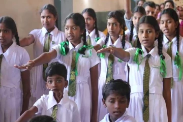 யாழில் மாணவர்களுடன் இணைந்து சத்தியம் செய்துக்கொண்ட சுமந்திரன்!