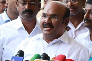 முன் வைத்த காலை பின் வைக்க மாட்டோம் , ஓபிஎஸ் தரப்பு மண் குதிரை : ஜெயக்குமார் கிண்டல்