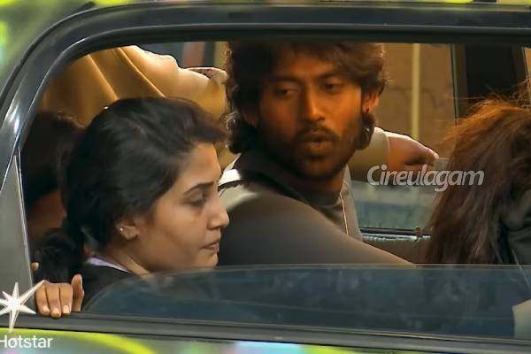 காருக்குள் ஏற்பட்ட சண்டை, அடிதடி, மருத்துவமனையில் அனுமதிக்கட்டாரா பிக்பாஸ் 9 பிரபலம்... ஷாக்கிங் தகவல் | Bigg Boss Tamil Season 9 2Nd January 2026 Promo 1 காருக்குள் ஏற்பட்ட சண்டை, அடிதடி, மருத்துவமனையில் அனுமதிக்கட்டாரா பிக்பாஸ் 9 பிரபலம்... ஷாக்கிங் தகவல் | Bigg Boss Tamil Season 9 2Nd January 2026 Promo 1
