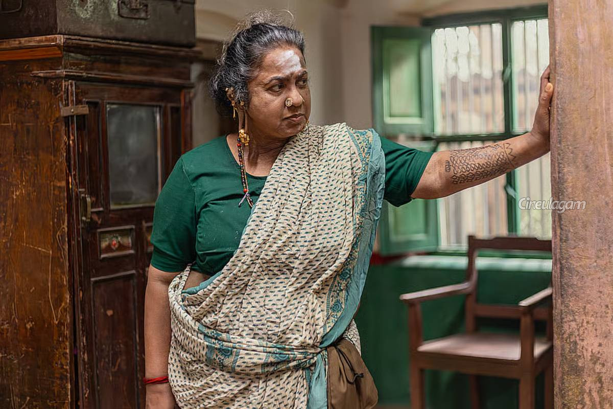 பாக்ஸ் ஆபிஸை தெறிக்கவிடும் ராதிகாவின் தாய்கிழவி திரைப்படம்... இத்தனை கோடி கலெக்ஷனா? | Thaai Kizhavi Total Box Office Details