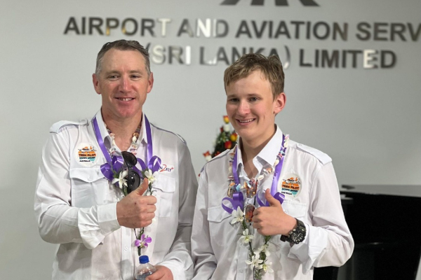 15 வயதில் உலகை சுற்றும் இளம் விமானி; இலங்கைக்கு வருகை! | 15 Th Old Australian Pilot Visit Srilanka