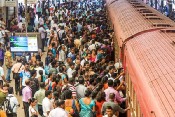 நிறுத்தப்பட்ட யாழ் ரயில் சேவைகள் ; புகையிரத நிலையத்தில் சிக்கிய 400 பேர் | Jaffna Train Services Have Been Stopped நிறுத்தப்பட்ட யாழ் ரயில் சேவைகள் ; புகையிரத நிலையத்தில் சிக்கிய 400 பேர் | Jaffna Train Services Have Been Stopped