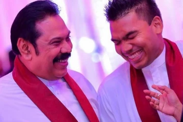 இதை செய்ய முடியவில்லை! மகிந்த முன்னிலையிலேயே தெரிவித்த நாமல்