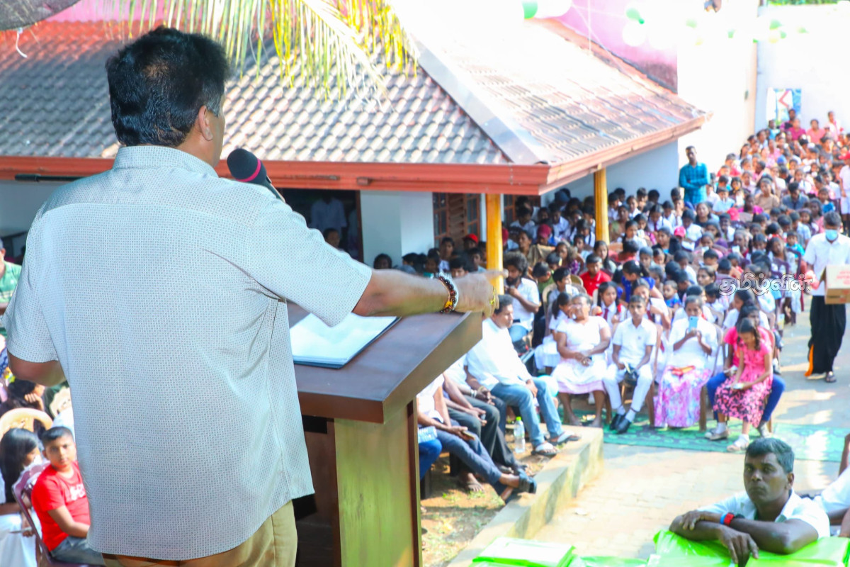 மத்திய கிழக்கு போர் சூழலில் இலங்கை தொழிலாளர்கள் பாதுகாப்பு அவசியம்: சஜித் கோரிக்கை | Sajith Demands Protection Of Sri Lankan Workers மத்திய கிழக்கு போர் சூழலில் இலங்கை தொழிலாளர்கள் பாதுகாப்பு அவசியம்: சஜித் கோரிக்கை | Sajith Demands Protection Of Sri Lankan Workers