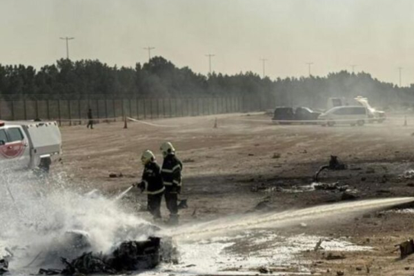 விமானக் கண்காட்சியில் சிதறிய இந்திய போர்விமானம் ; விமானி பலி | Indian Fighter Jet Crashes Air Show Pilot Killed