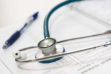 கனடாவில் நோயாளர் தரவுகளை அனுமதியின்றி பார்வையிட்ட மருத்துவருக்கு ஏற்பட்ட சிக்கல்