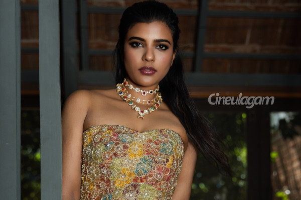 ஐஸ்வர்யா ராஜேஷிடம் தவறாக நடந்த போட்டோகிராபர்.. அதிர்ச்சி புகார் கூறிய நடிகை | Aishwarya Rajesh Shocking Incident Photographer