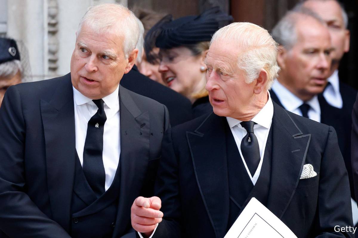 இளவரசர் ஆண்ட்ரூவால் பாதிக்கப்பட்ட இளம்பெண்ணின் குடும்பம்: மன்னர் சார்லசுக்கு விடுத்துள்ள கோரிக்கை | King Charles Denies To Meet Victim Family In Us இளவரசர் ஆண்ட்ரூவால் பாதிக்கப்பட்ட இளம்பெண்ணின் குடும்பம்: மன்னர் சார்லசுக்கு விடுத்துள்ள கோரிக்கை | King Charles Denies To Meet Victim Family In Us