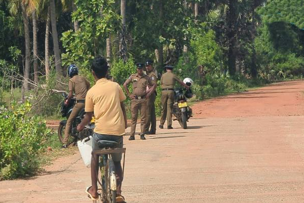 குருந்தூர்மலையில் பொலிஸாரின் தீவிர கண்காணிப்பில் பொதுமக்கள்! | Kurundurmalai Public Under Police Surveillance