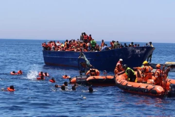 205 குழந்தைகள் உட்பட 4400-க்கும் மேற்பட்ட புலம்பெயர்ந்தோர் கடலில் மாயம்! வெளியானது 2021 தரவு