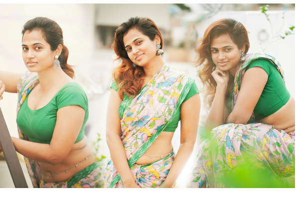 மீண்டும் இடுப்பழகியாக மாறிய ரம்யா பாண்டியன்.. புகைப்படத்தை பார்த்து வர்ணிக்கும் ரசிகர்கள்.. | Ramya Pandian Latest Cutre Photos After Glamour