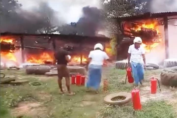 வாழைச்சேனையில் தீக்கிரையாகிய களஞ்சியசாலை!