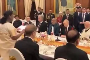 புடினின் இரவு விருந்துக்கு சசி தரூர் அழைப்பு; வெடித்த சர்ச்சை - காங்கிரஸ் எதிர்ப்பு