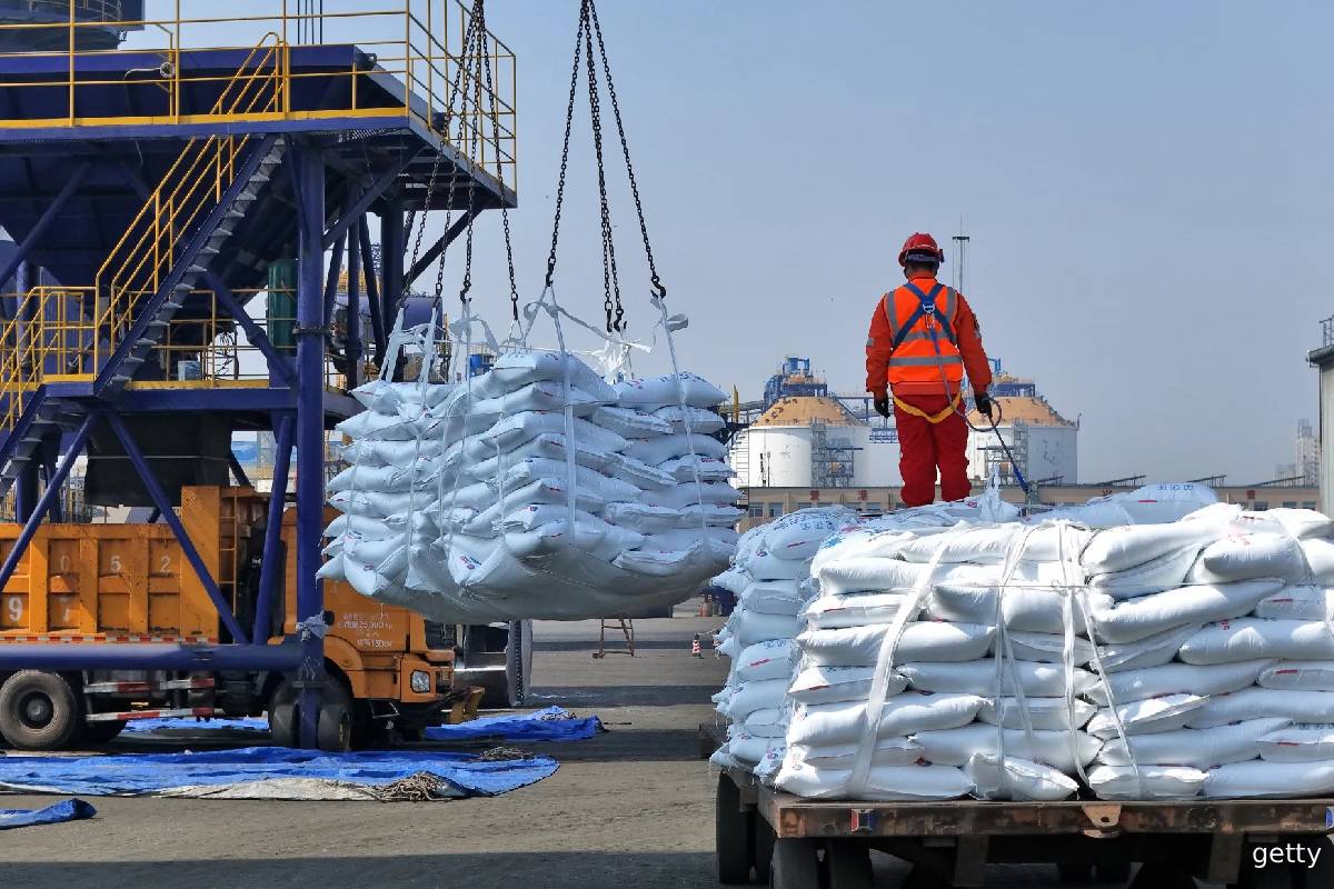 ஹார்முஸ் நீரிணை முடக்கத்தால் பல நாடுகளுக்கு பேரிடியாக மாறப்போகும் இன்னொரு விடயம் | Hormuz Blockage Vital Commodity