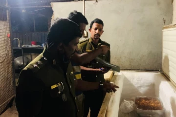 திருகோணமலை இரவு நேர உணவகங்கள் மீது திடீர் சோதனை(Photos)