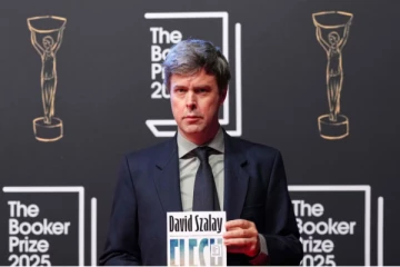 கனடிய எழுத்தாளருக்கு புக்கர் விருது